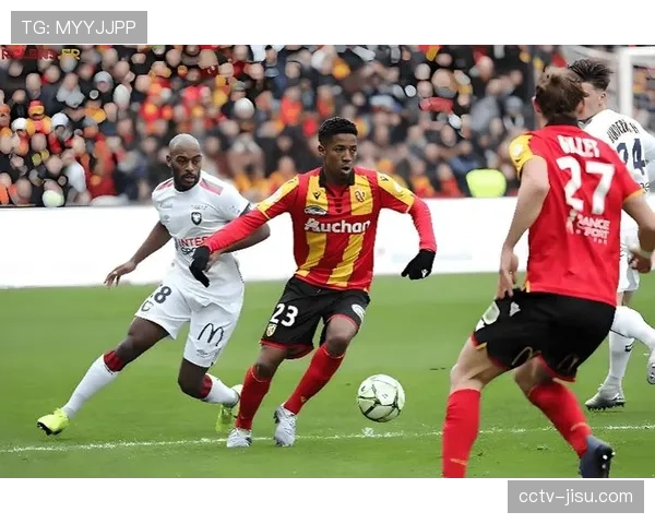 法甲焦点战:马赛1-0力克里尔,升至积分榜第三掌握欧冠资格主动 法甲焦点战:马赛1-0力克里尔,升至积分榜第三掌握欧冠资格主动